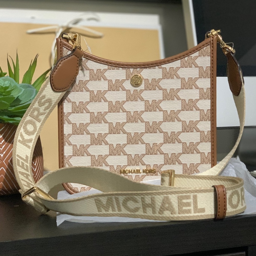 MICHAEL KORS BRILEY SMALL MESSENGER
CROSSBODY BAG MK LUGGAGE MULTI